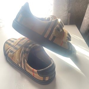 Kids Burberry shoes